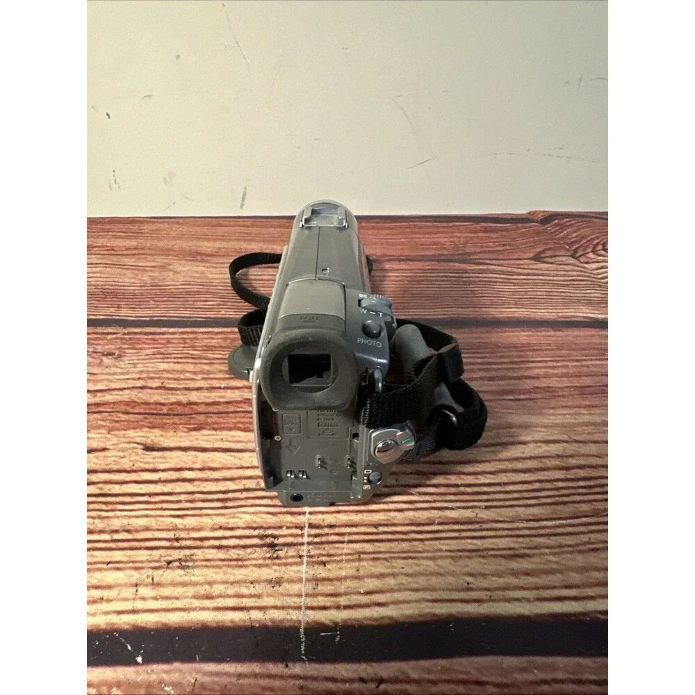 Canon ZR85 MiniDV Camcorder P/R